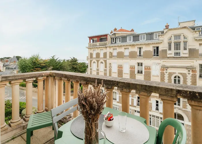 Apartment Le Decolle By Interhome