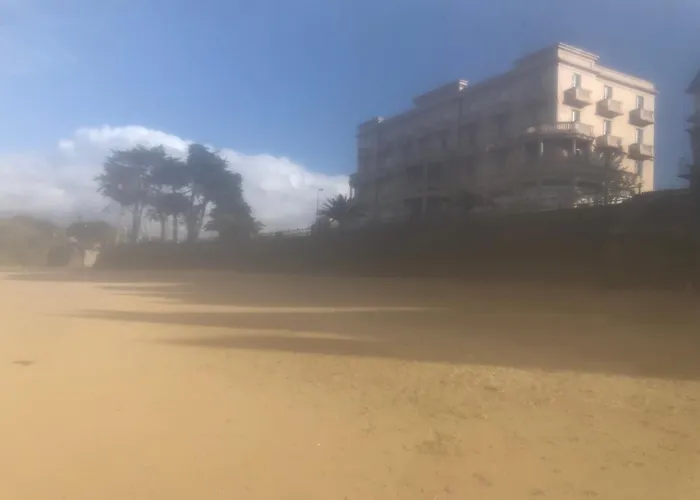 One Bedroom Flat With Large Balcony Overlooking The Sea In An Art Deco Building